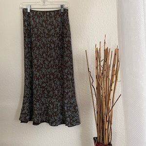 Vintage||cottagecore||chic|| 100% silk lined, floral, maxi/midi skirt